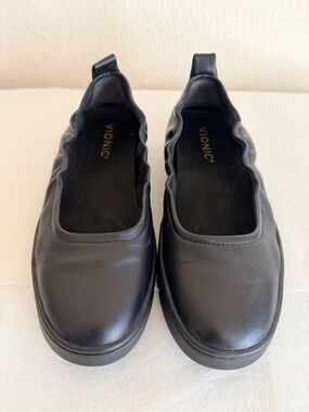 Vionic Uptown Ballet Black Leather Elastic-Edge Slip-On Flats Size 6